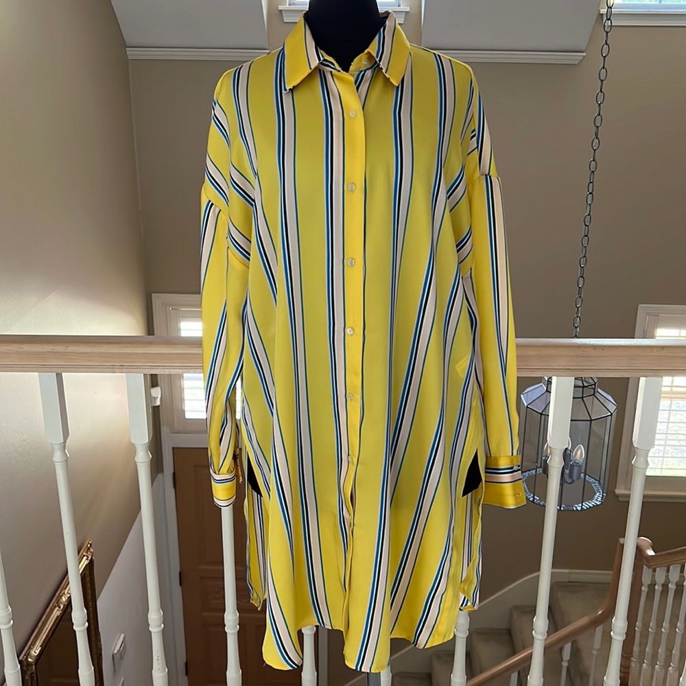 Forever 21 Blue and Yellow Button Down Shirt